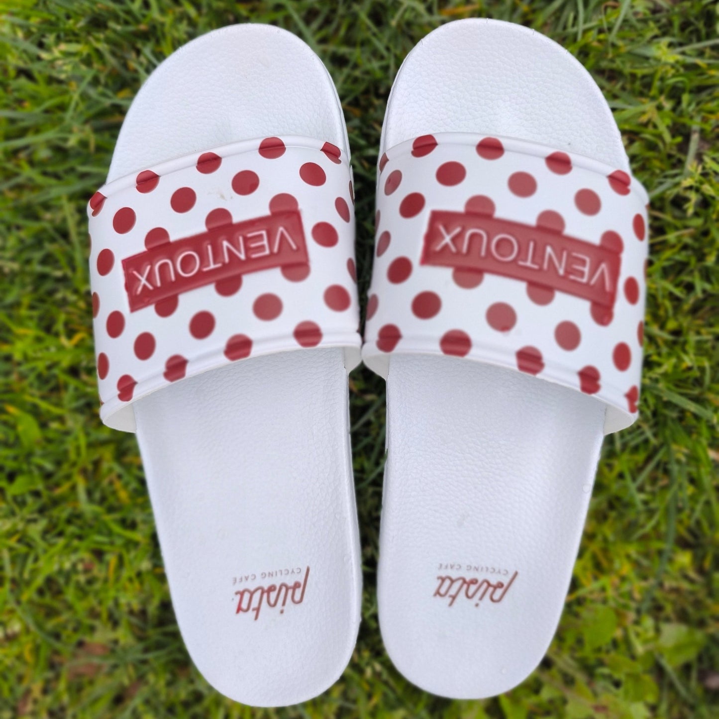 Claquettes Grimpeur - Le Must - Have de la Culture Cycliste | Pista - boutique.pista.cc