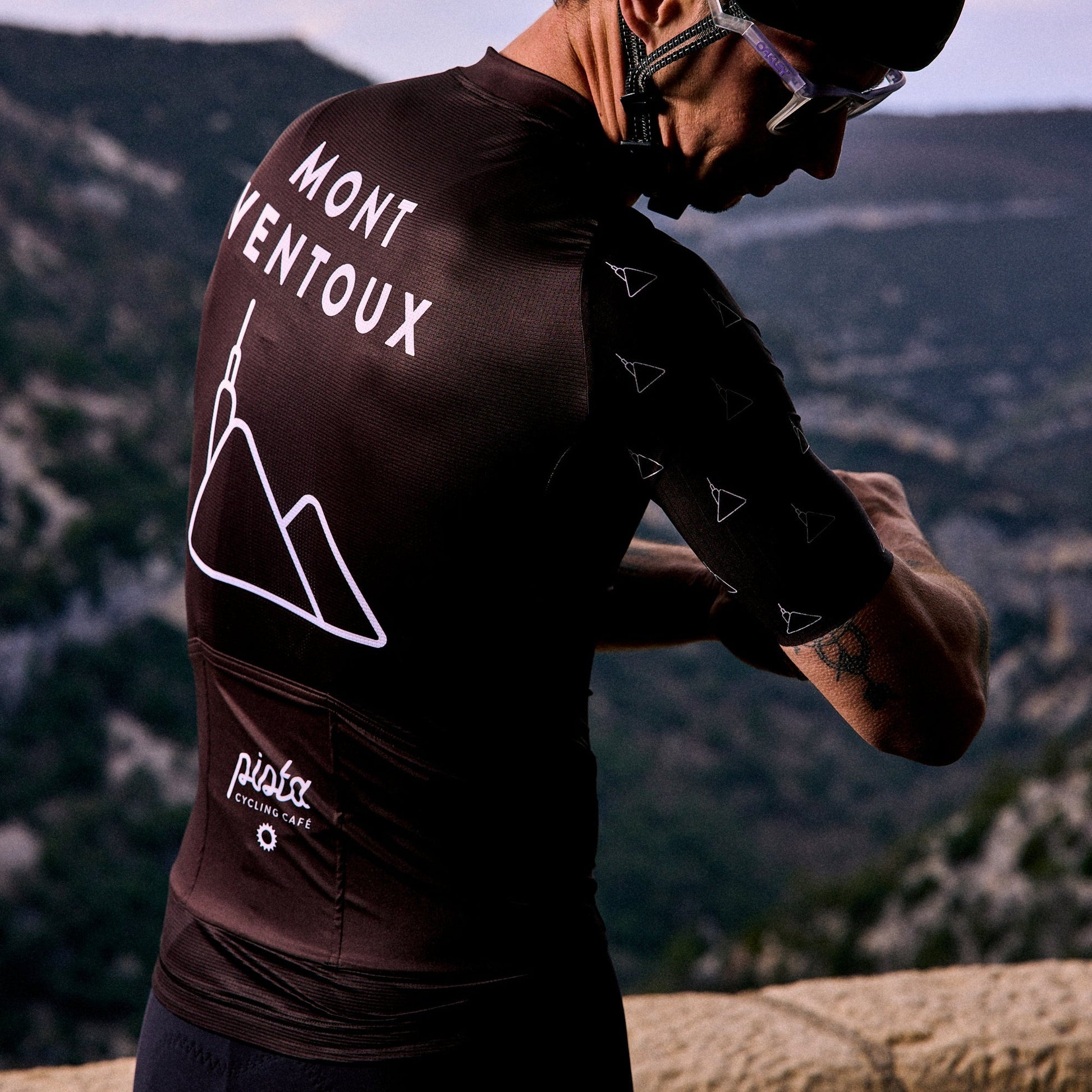 Maillot Noir Mont Ventoux 2026 - Jersey Cyclisme | Pista - boutique.pista.cc